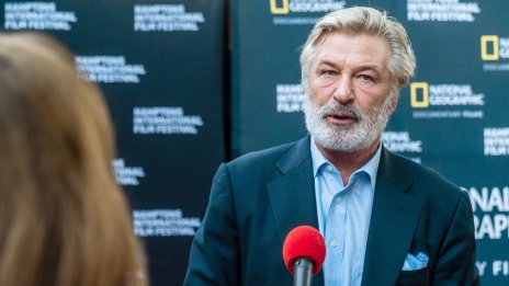 Обрат в делото на Алек Болдуин - все пак е дръпнал спусъка на пистолета, убил Халина Хътчинс