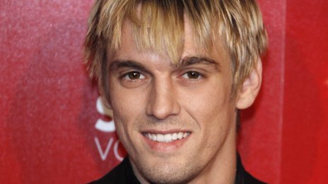 Отложиха издаването на книгата за Арън Картър