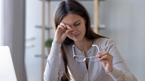 Вредните навици, с които съсипвате зрението си