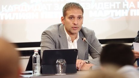 Стилиян Петров се обясни в любов на жена си Поли