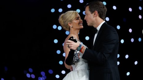 Иванка Тръмп, мъжът ѝ и децата им използваха милиардерската сватба на Безос за туризъм 