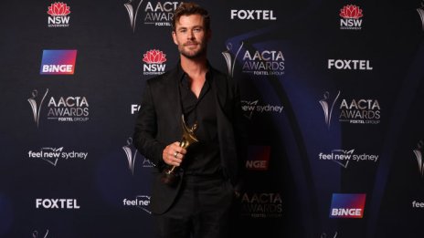 Крис Хемсуърт прави крачка назад от Холивуд заради заплаха от деменция