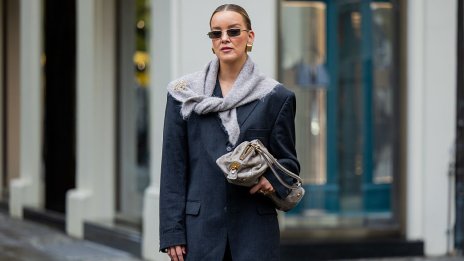 Триъгълният шал е must-have за есента