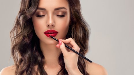 Грим за лятото – на мода са устните като близалка