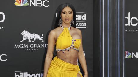 Визия на деня: Карди Би и дъщеря й с еднакви тоалети