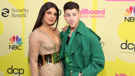 Цветен празник за Ник Джонас и Приянка Чопра