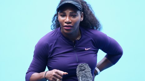 Кадифена рокля – Серина Уилямс със страхотен модел 