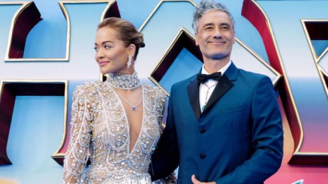 Женени: Рита Ора и Тайка Уайтити са съпруг и съпруга!