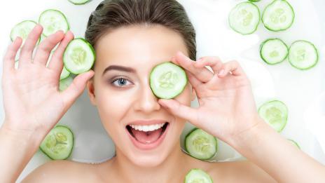 Грижа за околоочния контур – защо да не я пренебрегвате?