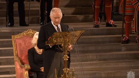 При какви обстоятелства може крал Чарлз  III да абдикира?