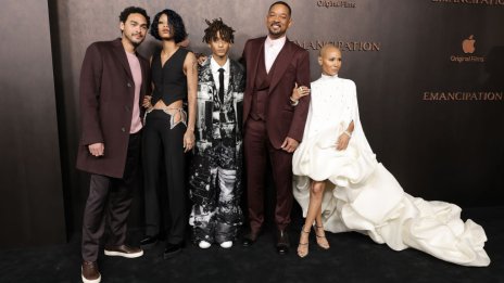 Семейна подкрепа: Уил Смит с близките си на червения килим