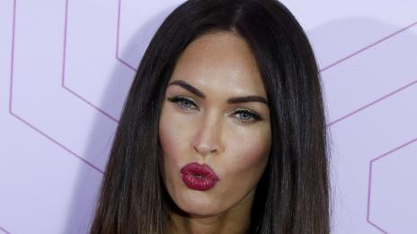 Меган Фокс се дегизира като Барби