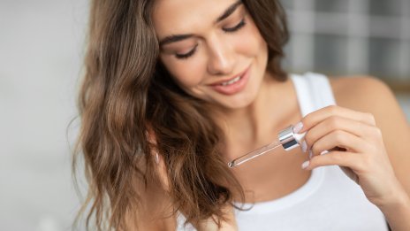 Грижа за косата – 7 растителни масла за здрави кичури