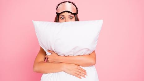 Сън и безсъние – как се отразяват на кожата ни?