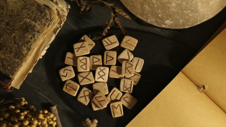 Рунически хороскоп за 2024 г.: Какво очаква всяка зодия?