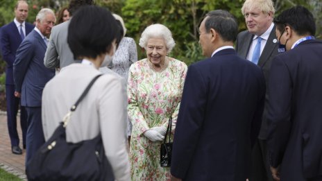 Дамски чанти – пускат нови модели на любимата на Елизабет Втора
