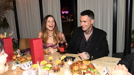 Адам Лавин беше обвинен в изневяра