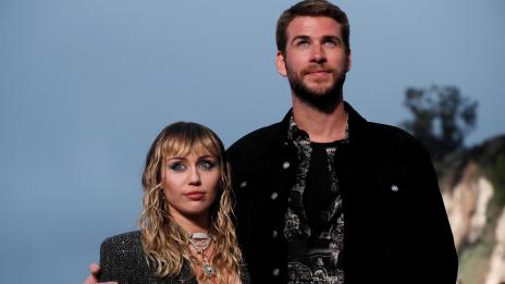 Лиъм Хемсуърт разбрал за раздялата с Майли в интернет