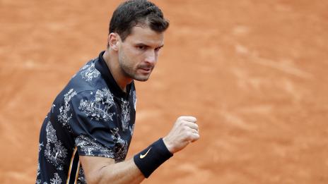 Сам и отдаден на семейството: Гришо няма време за любов