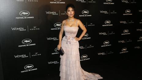 Салма Хайек защити Хилария Болдуин в испанския скандал