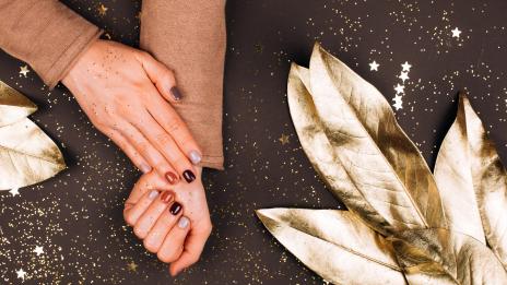 Есенен маникюр: 4 идеи с керемиденочервено