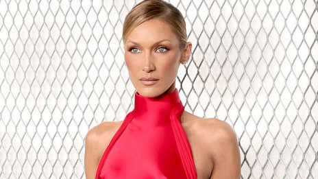 Бела Хадид нападна Dolce & Gabbana за &bdquo;години на расизъм, сексизъм, фанатизъм и ксенофобия&ldquo;