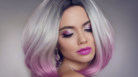 Лилавият молив за очи - универсалният тренд в красотата