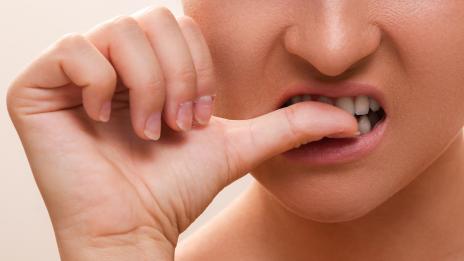 Грижа за кутикулите – защо не бива да ги дърпате? 