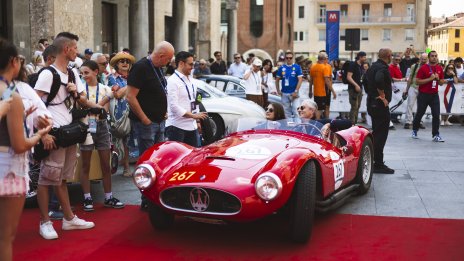 Maserati отбеляза 100 години от емблемата Тризъбец по време на 1000 Miglia 2026