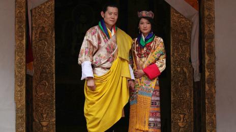 Коя е Джетсун Пема – от обикновено момиче до Кралицата на драконите 