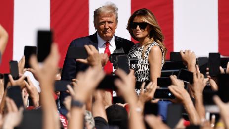 Критикуват Мелания Тръмп заради липсата на предпазна маска