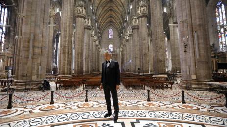 Андреа Бочели счупи рекорд с изпълнението си за Великден