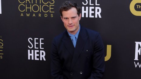 Джейми Дорнан попадна в болница в Португалия