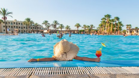 Джулиана Гани на романтична почивка в Египет 