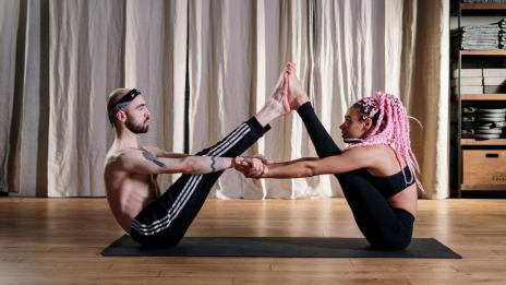 Как може йогата да помогне в отслабването?