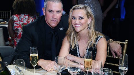 Бившият на Рийз Уидърспун се появи с нова жена само 4 месеца след края на брака им