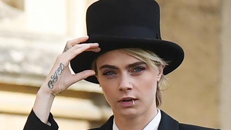 Кара Делевин показва забавния си дом в Ел Ей