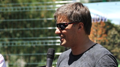 Владо Карамазов показа топ физика по слипове