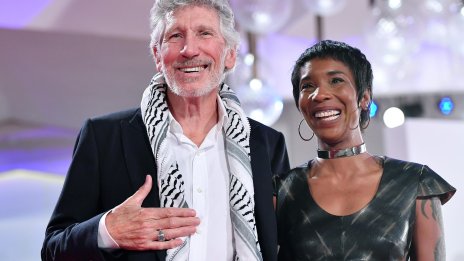 Честита сватба: Роджър Уотърс сключи брак за пети път