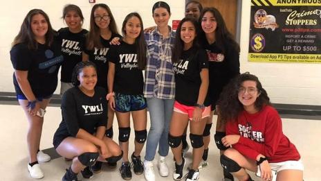 Селена Гомес се върна на училище