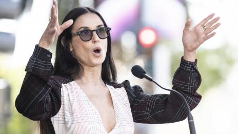 Приятелка на птиците: Деми Мур с трогателен жест