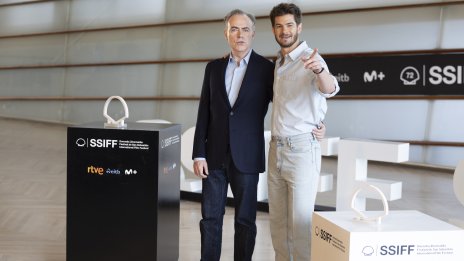 Андрю Гарфийлд не спрял интимна сцена с Флорънс Пю