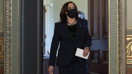 Тренировката на Камала Харис – на открито и сред фенове