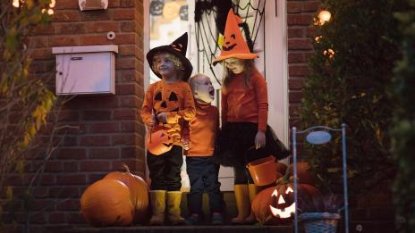 Хелоуин: Кои деца на известни личности празнуваха за първи път? 