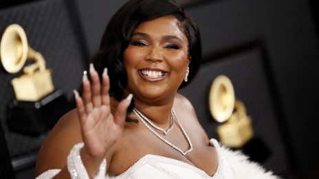 Маникюр за дълги нокти - Лизо с камъчета в „Rumors“