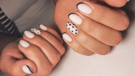Млечни нокти – тенденцията, която се завръща през лятото