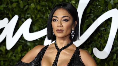 Никол Шерцингер се пошегува със себе си: Вече не съм на 18