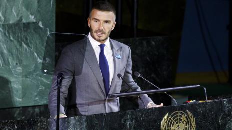 Правителството съсипа годишнината на Бекъм