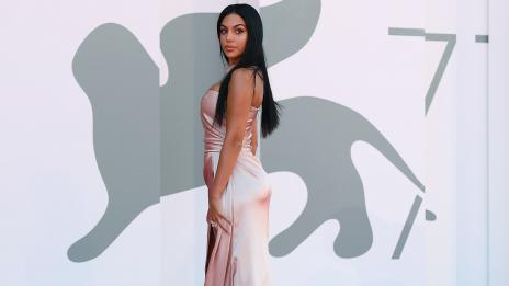 Как приятелката на Кристиано Роналдо конкурира Ким Кардашян? 