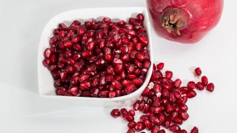 Нар – перфектният плод за красива кожа